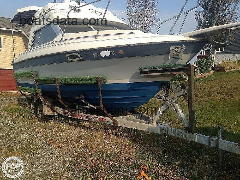Bayliner 2556 Ciera Command Bridge opinión y ficha técnica